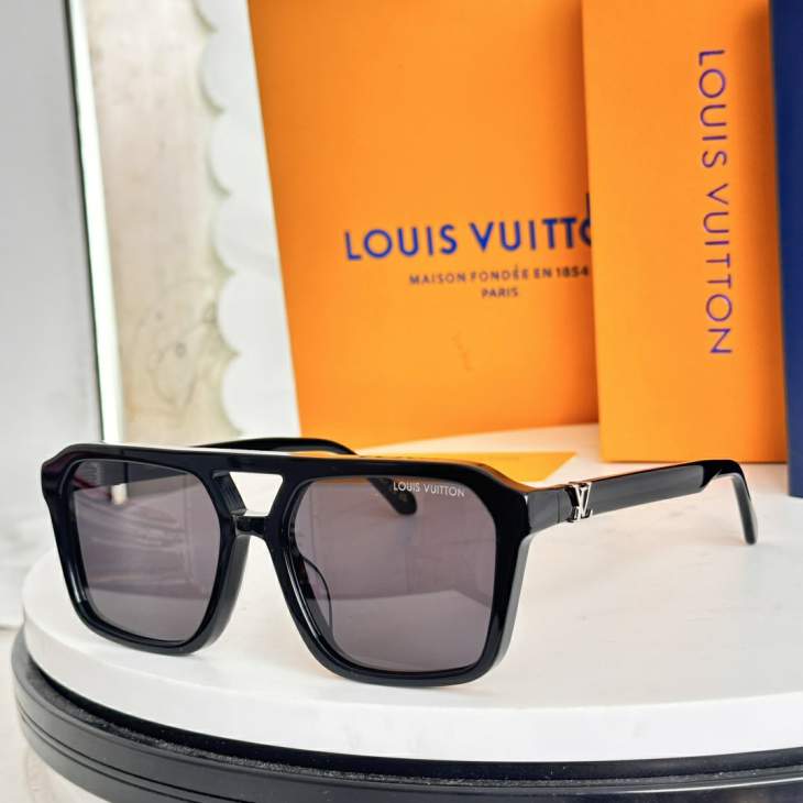 Picture of Louis Vuitton Sunglasses _SKUfw76720991fw